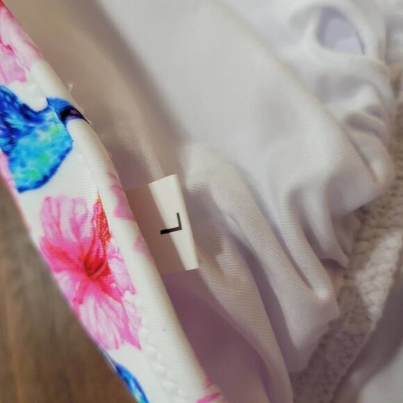 Halter style swim top.  Size Large - Picture 4 of 4